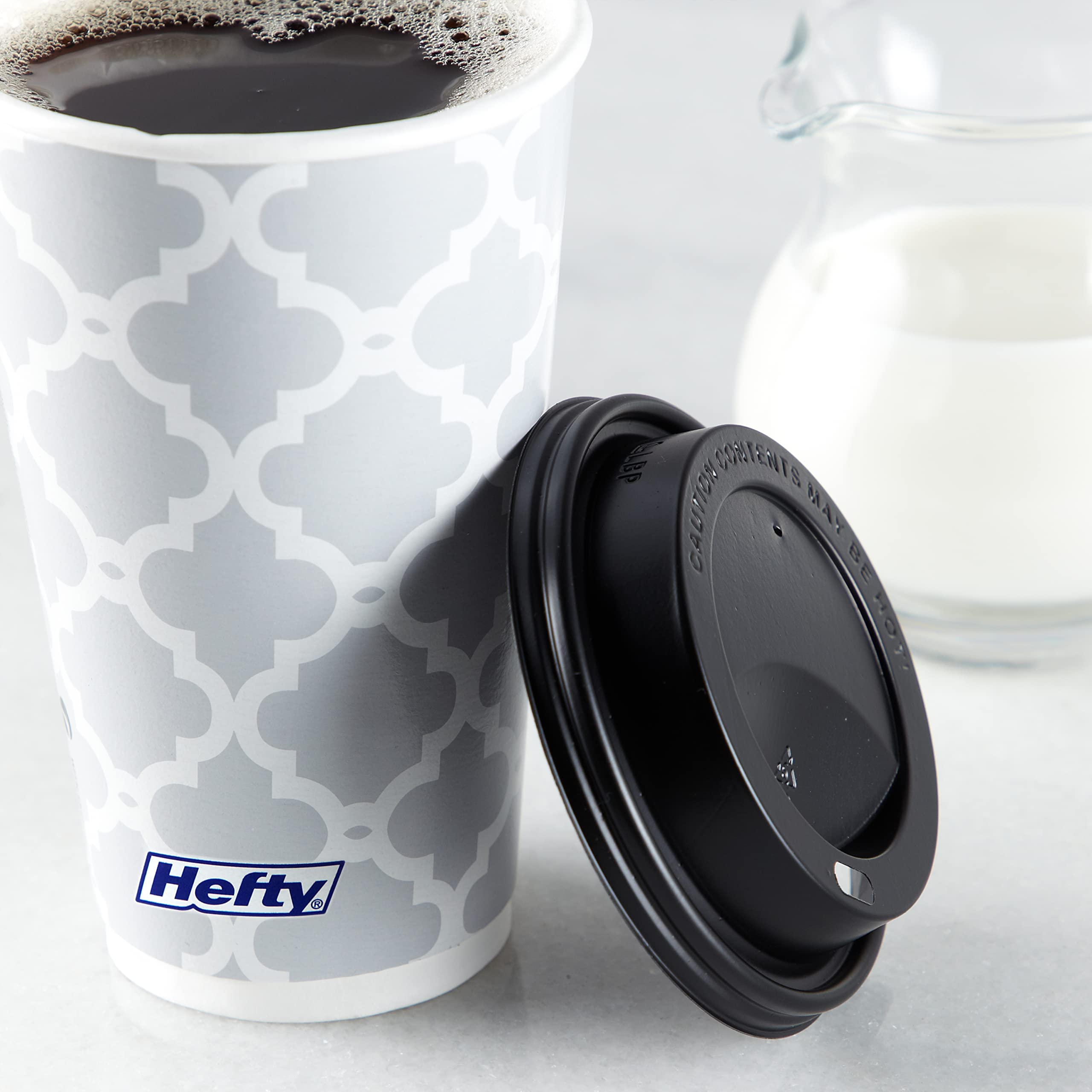 Hefty Disposable Hot Cups with Lids, Insulated Paper Coffee Cups for Tea, Cocoa and Hot Beverages, Leak Resistant Single Use Drink Cups, 16 Ounce, 20 Count